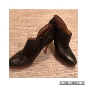 Steve Madden Lipstick Leather Ankle Boots